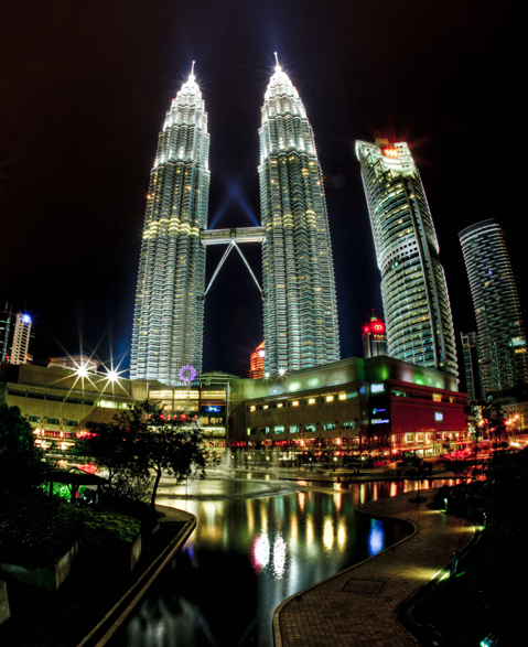  <q>Petronas Twins Towers</q>, -, 