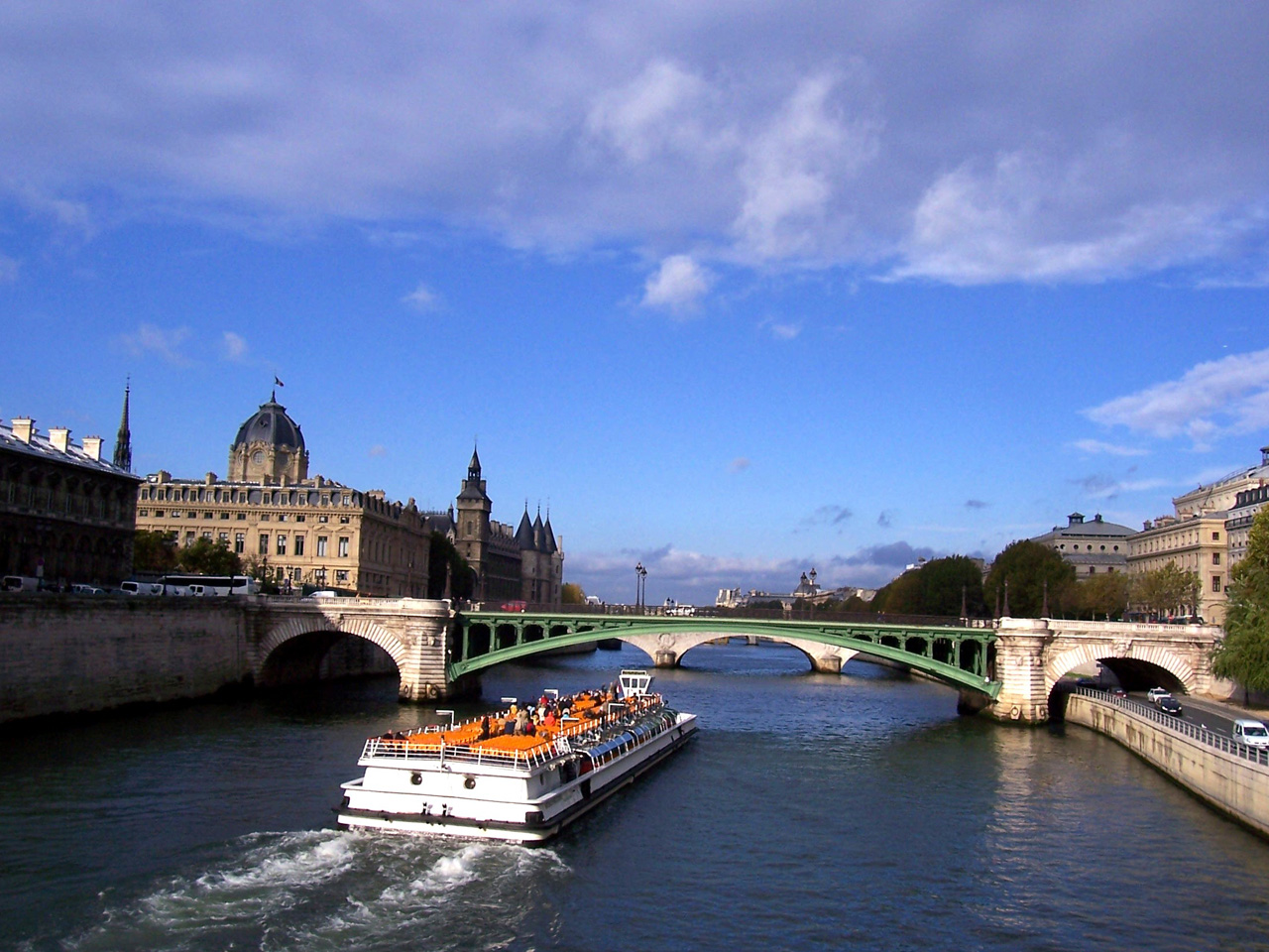 Какая река сена. Река сена во Франции. Река сена в Париже. Река Сенна. Достопримечательности Франции. Река сена.